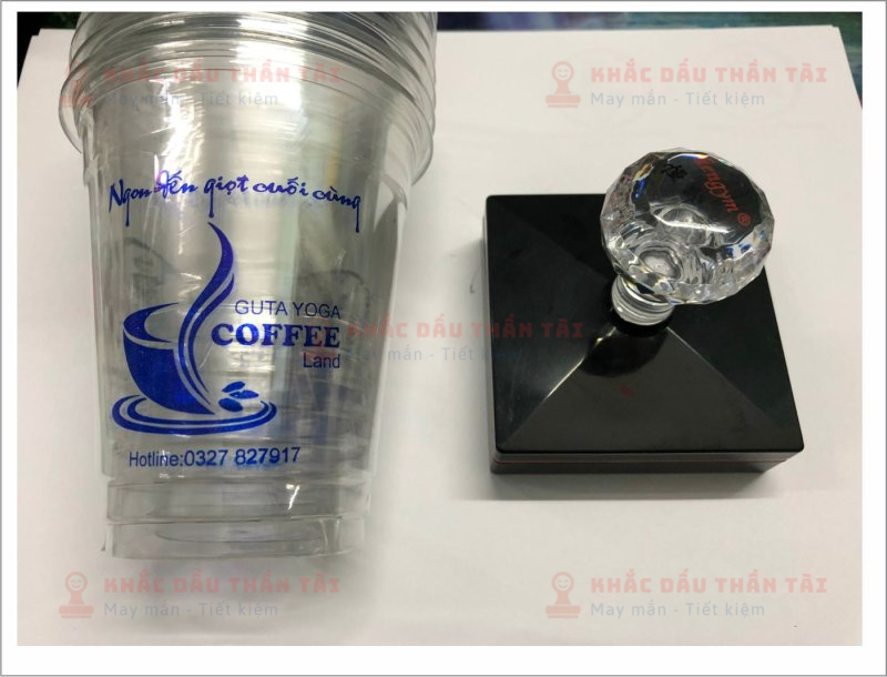 Dịch vụ khắc Con dấu in lên Ly nhựa