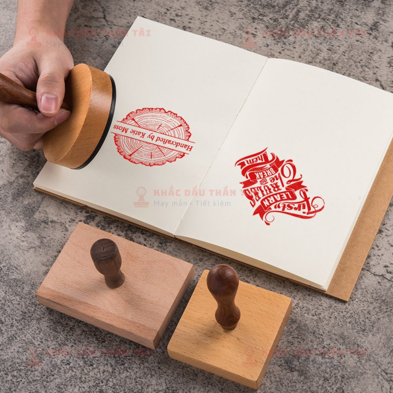 Con dấu tên chất liệu gỗ: Lợi ích và ứng dụng trong công việc và cuộc sống