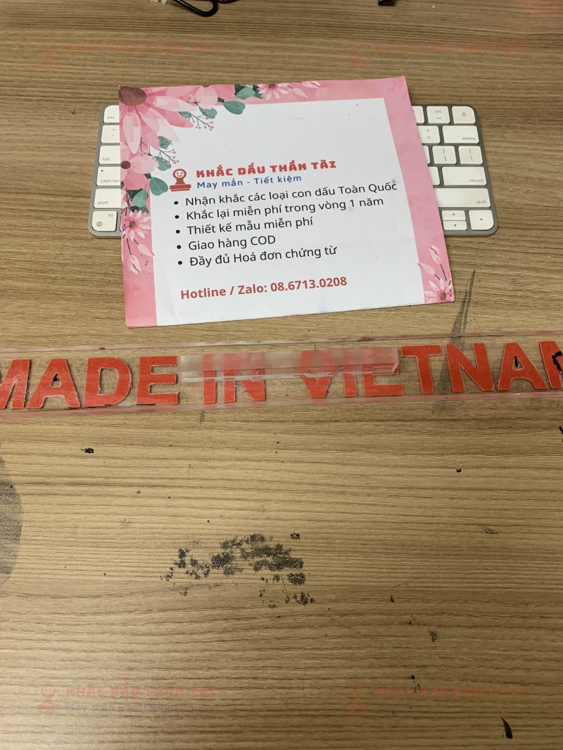 Khắc con dấu Made In Vietnam đóng lên thùng Carton