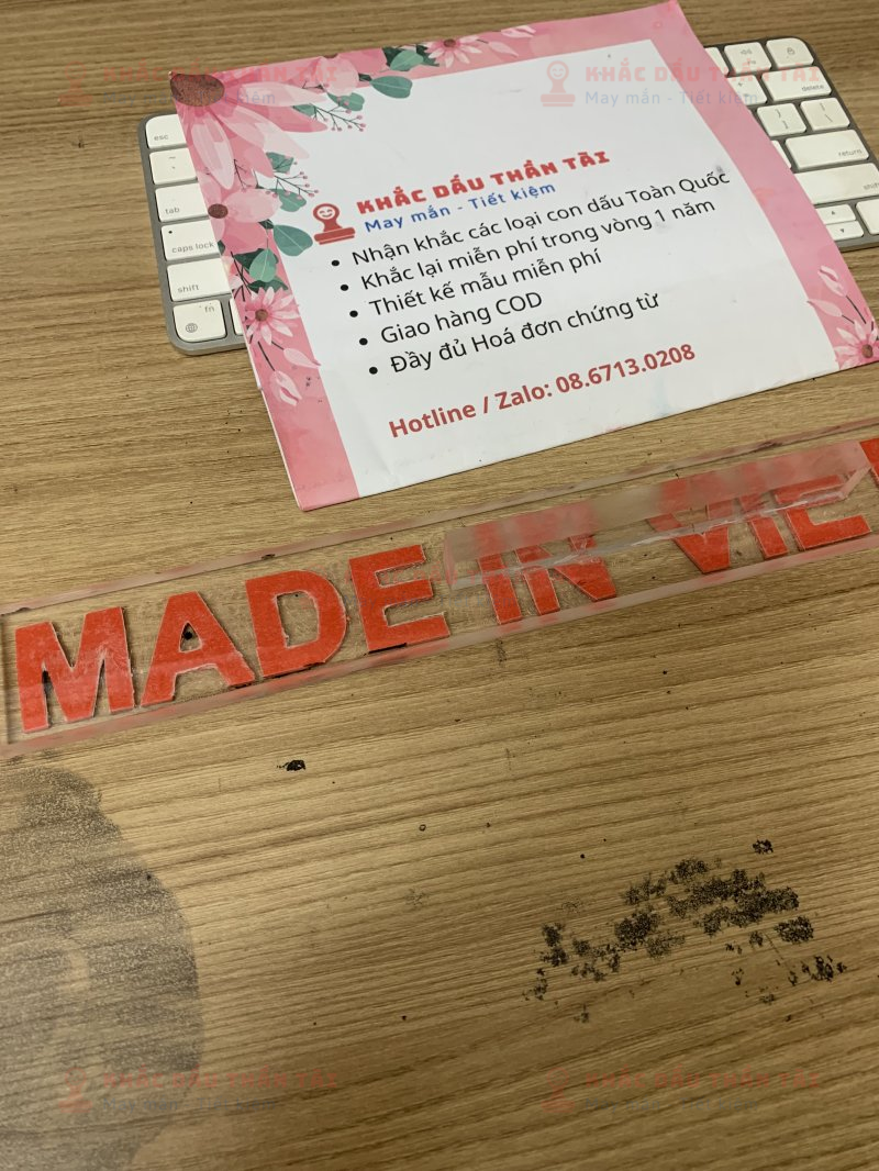 Khắc con dấu Made In Vietnam đóng lên thùng Carton