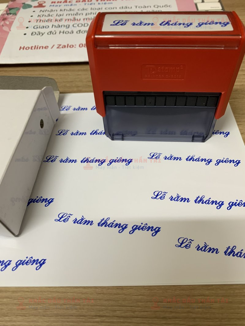 Khắc con dấu chữ Lễ rằm tháng Giêng theo yêu cầu tại Trung Tâm Khắc Dấu Thần Tài