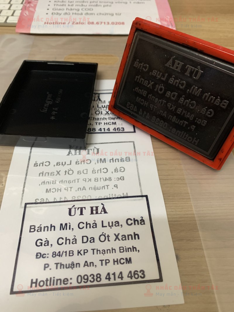 Khắc con dấu đóng lên túi Nilong cho Bánh Mì Út Hà bằng công nghệ Khắc dấu Flash