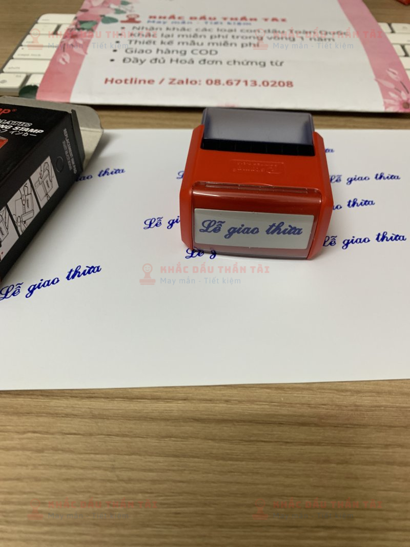 Khắc con dấu chữ Lễ giao thừa theo yêu cầu - Trung Tâm Khắc Dấu Thần Tài