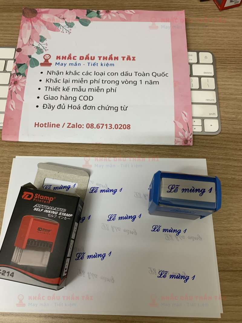Khắc con dấu chữ Lễ mùng 1 theo yêu cầu - Trung Tâm Khắc Dấu Thần Tài