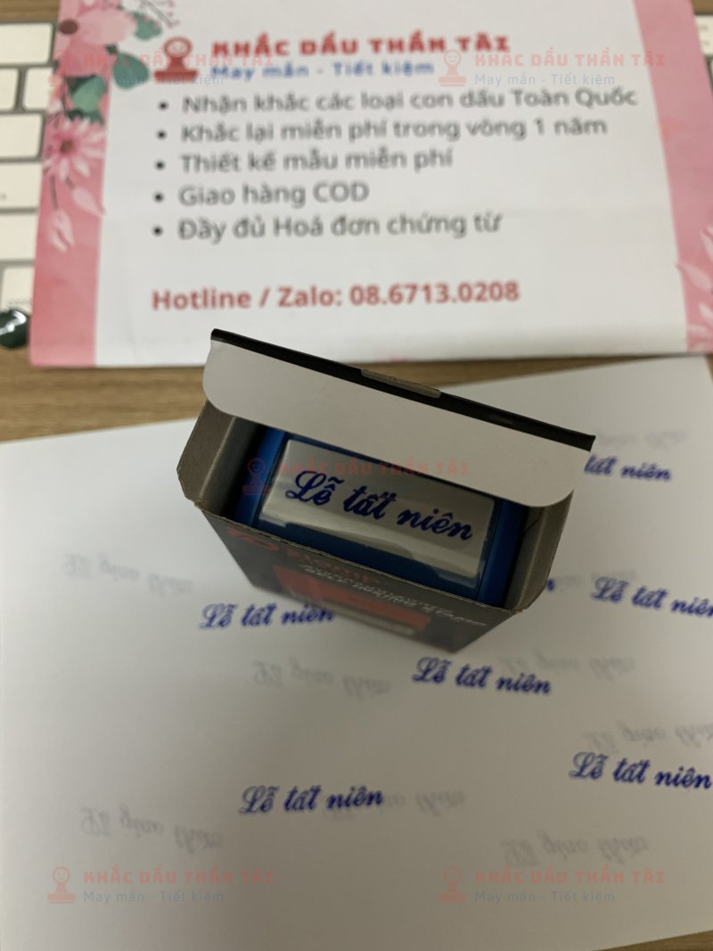 Khắc con dấu chữ Lễ tất niên theo yêu cầu