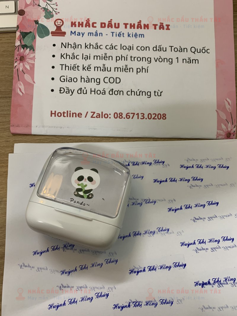 Khắc con dấu tên Nguyễn Thị Hồng Thúy bằng con dấu Flash sắc nét, dịch vụ chuyên nghiệp