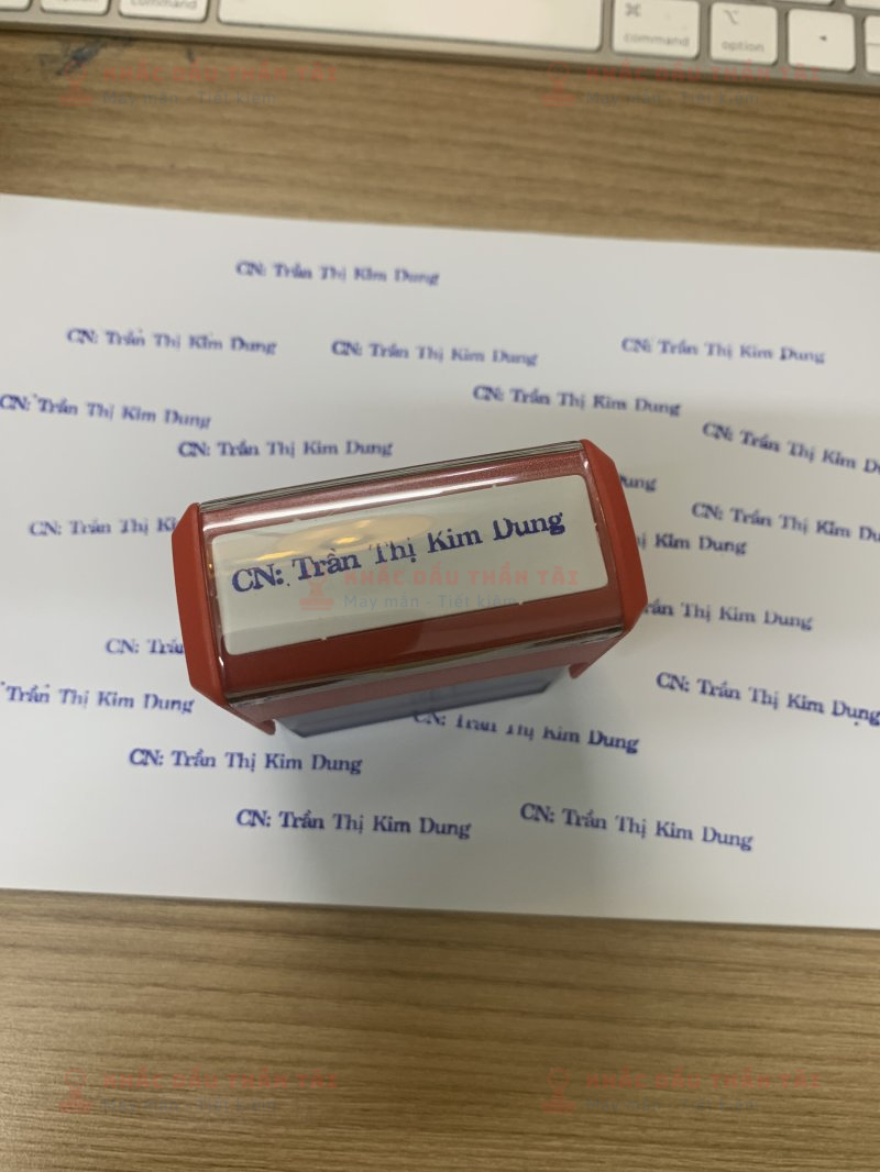 Khắc con dấu Tên và Chức danh CN Trần Thị Kim Dung chuyên nghiệp tại Thần Tài
