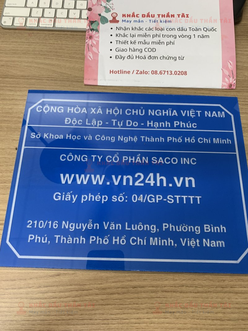 Làm bảng Mica cho Trang tin điện tử tổng hợp Vn24h.vn tại Trung Tâm Khắc Dấu Thần Tài