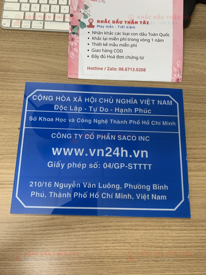 Làm bảng Mica cho Trang tin điện tử tổng hợp Vn24h.vn tại Trung Tâm Khắc Dấu Thần Tài