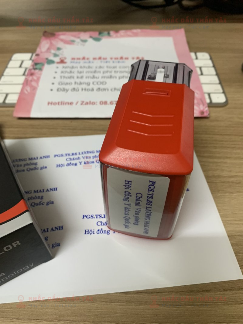 Khắc con dấu Chức danh kích thước lớn cho Chánh văn phòng Lương Mai Anh