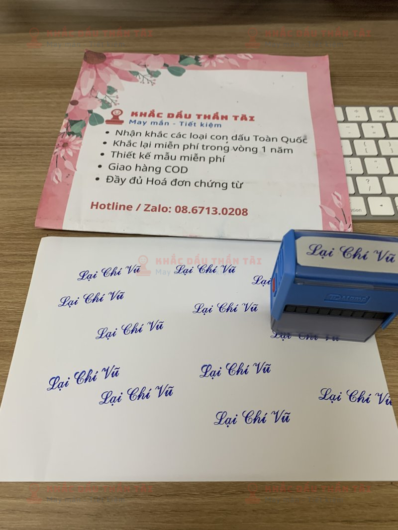 Khắc con dấu Tên Lại Chí Vũ