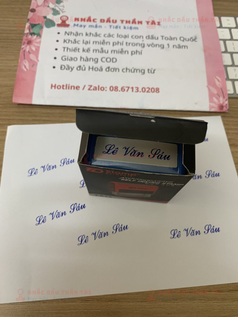 Khắc Con Dấu Tên Lê Văn Sáu - Mực Xanh tại Trung Tâm Khắc Dấu Thần Tài