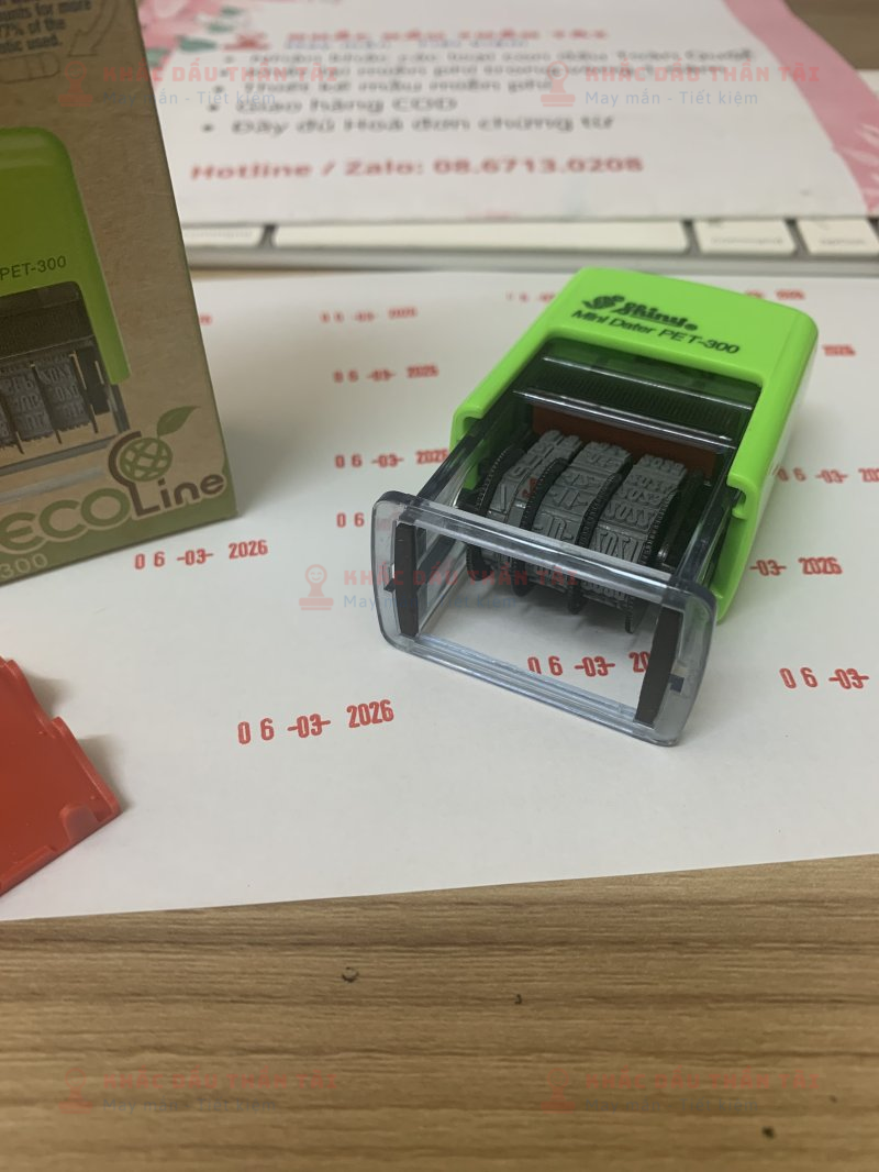 Khắc Con Dấu Ngày Tháng Năm cho Giáo Viên Nguyễn Lê Huyền Thoại tại Trung Tâm Thần Tài