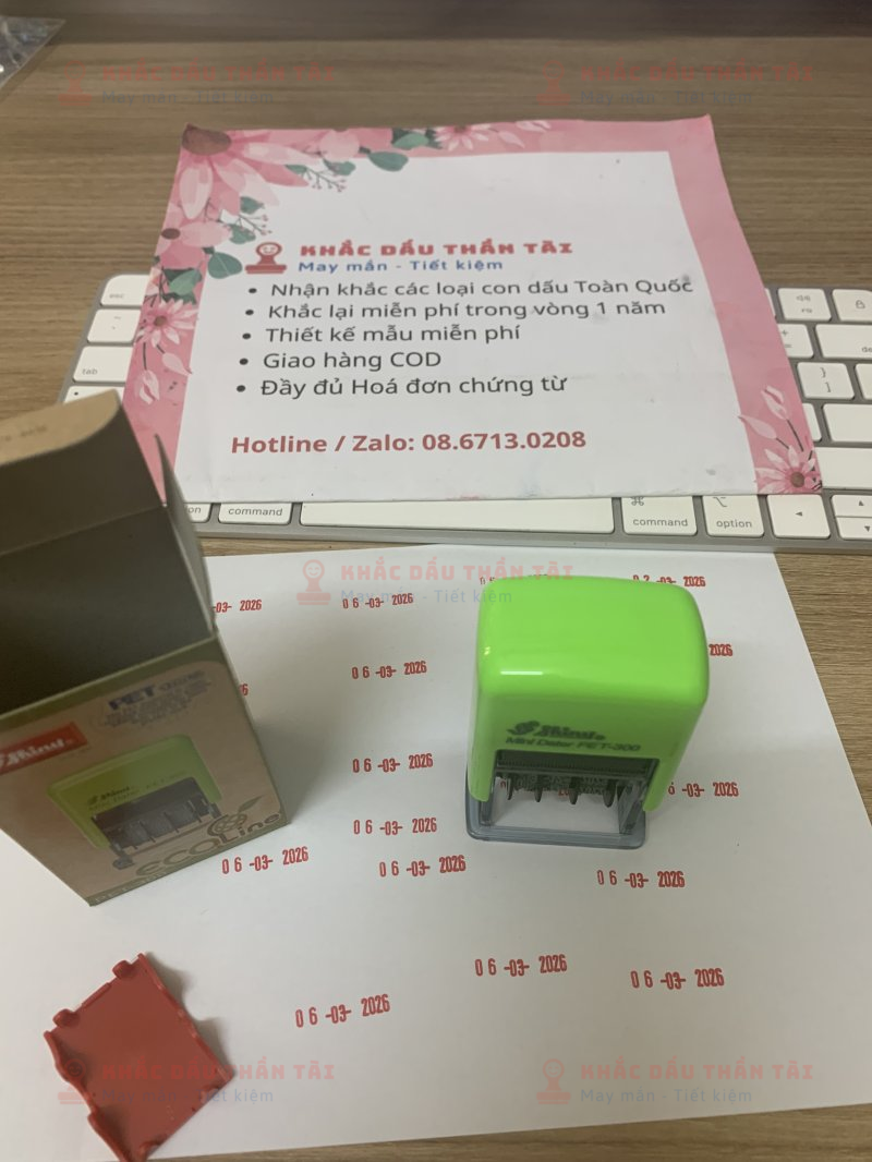 Khắc Con Dấu Ngày Tháng Năm cho Giáo Viên Nguyễn Lê Huyền Thoại tại Trung Tâm Thần Tài