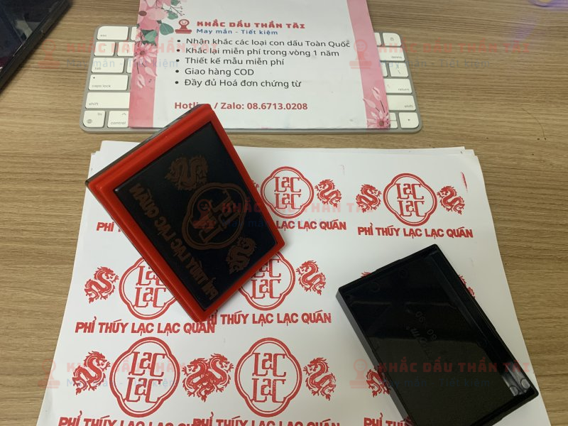 Khắc Con Dấu Logo Nhà Hàng Phỉ Thúy Lạc Lạc quán tại Trung Tâm Khắc Dấu Thần Tài