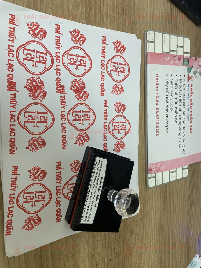 Khắc Con Dấu Logo Nhà Hàng Phỉ Thúy Lạc Lạc quán tại Trung Tâm Khắc Dấu Thần Tài