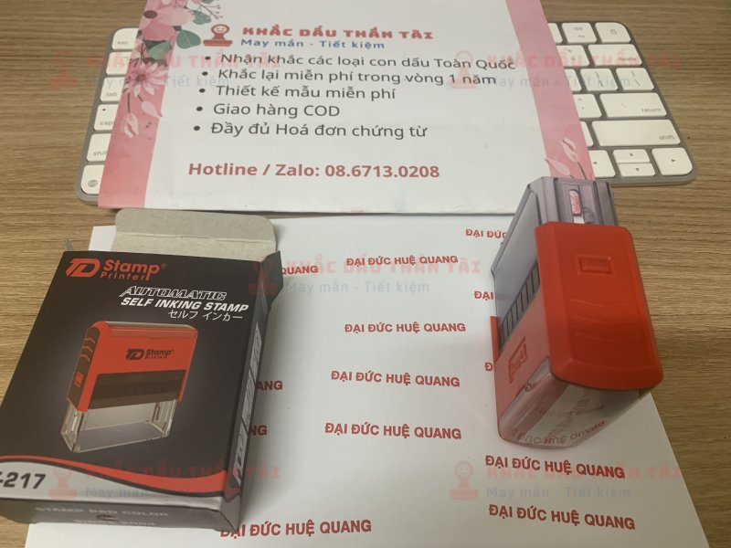 Khắc Con Dấu Tên Nhà Sư Đại Đức Huệ Quang tại Trung Tâm Khắc Dấu Thần Tài