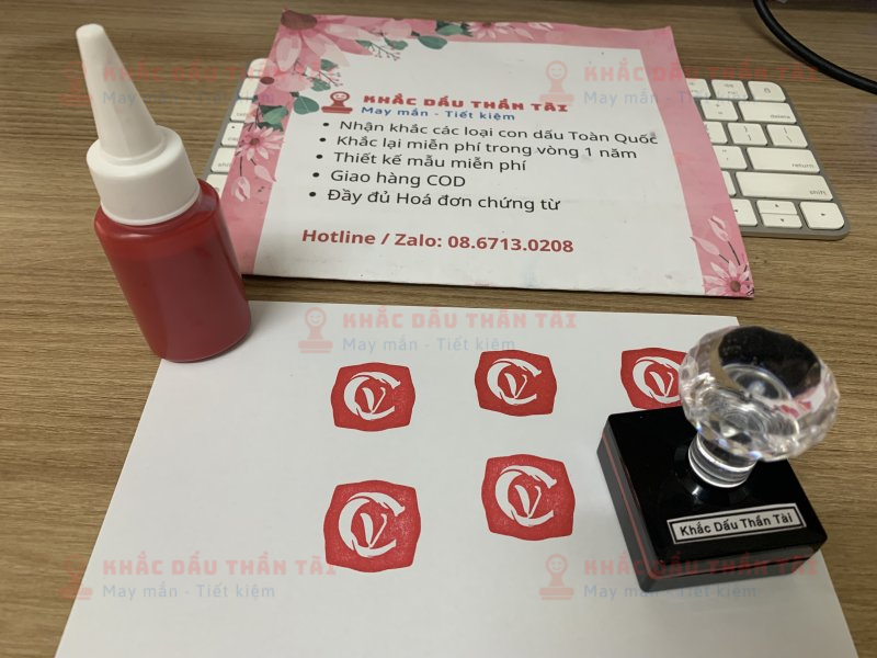 Khắc con dấu Logo Cội Vân đóng Vỏ hộp Shop Online