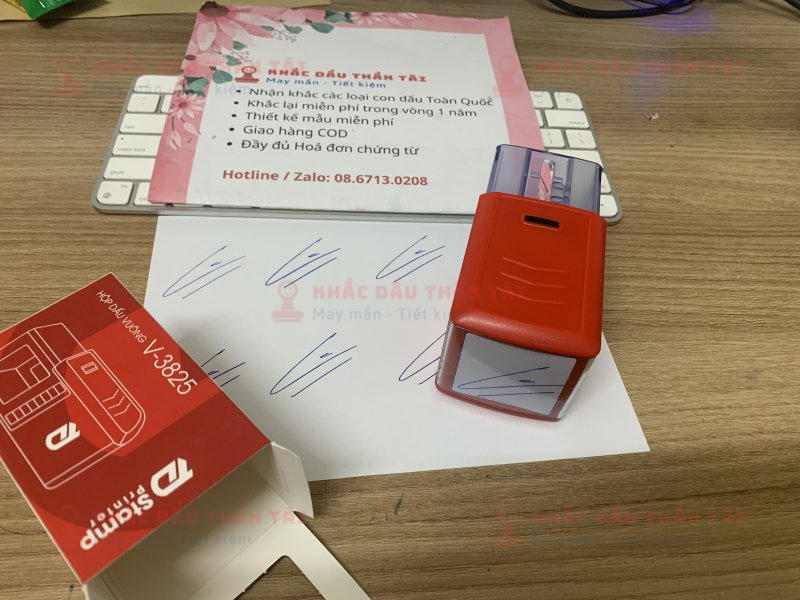 Khắc con dấu Chữ ký Nguyễn Cẩm Vân - Mẫu hộp vuông
