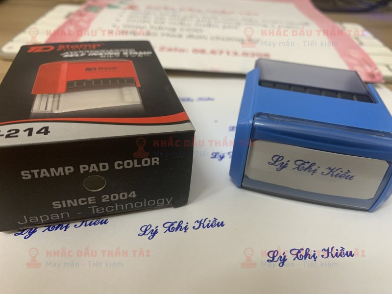 Khắc con dấu tên Lý Thị Kiều mực xanh