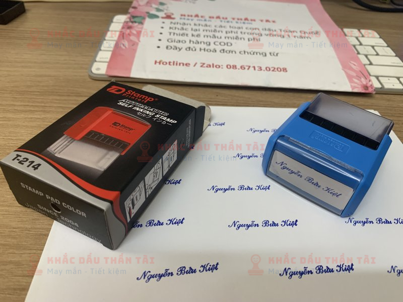 Khắc con dấu tên Nguyễn Bửu Kiệt vỏ hộp xanh