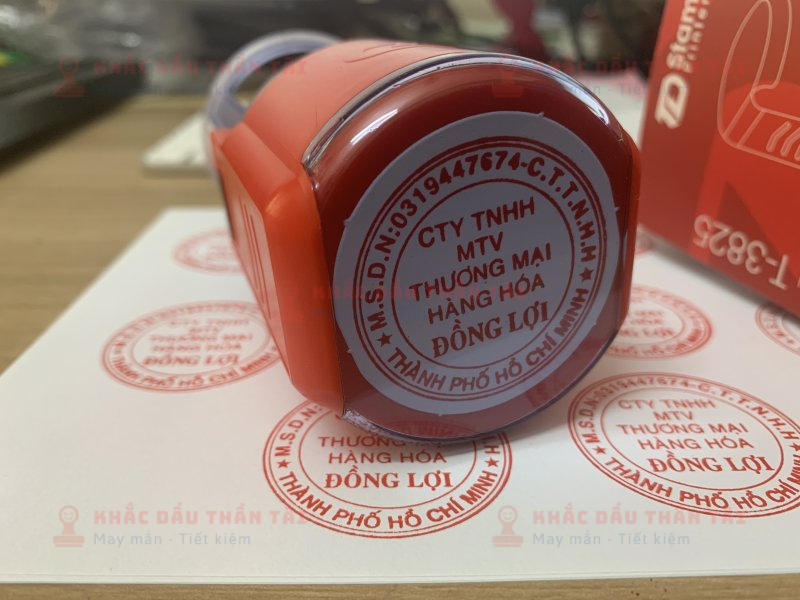 Khắc con dấu Tròn Công ty TNHH Một thành viên Thương mại Hàng Hoá Đồng Lợi