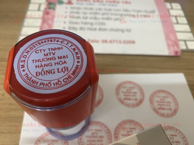 Khắc con dấu Tròn Công ty TNHH Một thành viên Thương mại Hàng Hoá Đồng Lợi