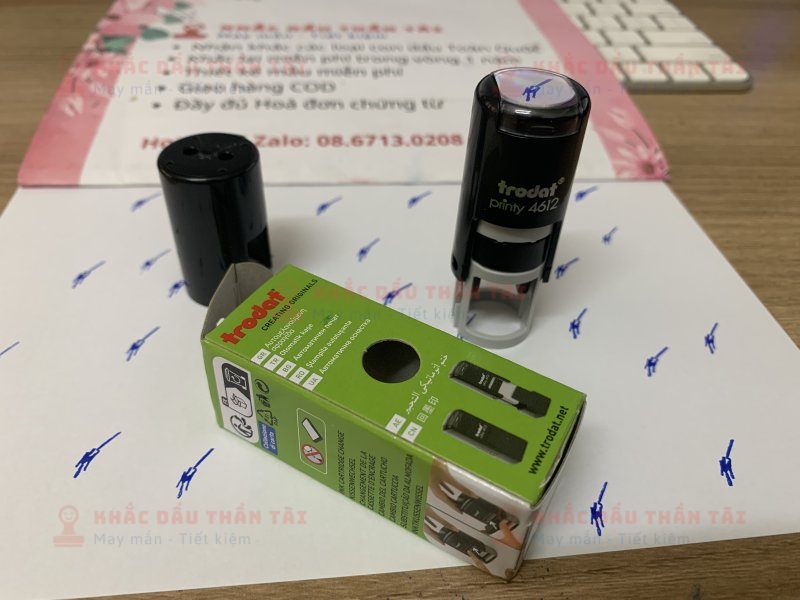 Khắc dấu tròn Chữ ký Nháy mini 12mm, mực xanh