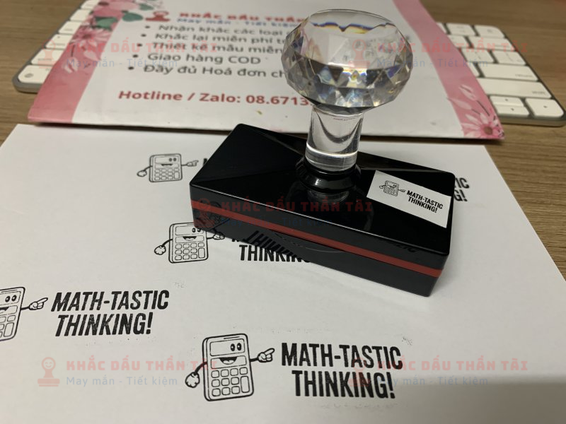 Khắc con dấu cho Giáo viên Trường quốc tế chữ Math_Tastic_Thinking màu đen