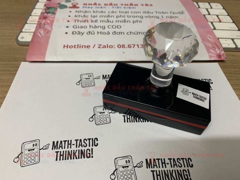 Khắc con dấu cho Giáo viên Trường quốc tế chữ Math_Tastic_Thinking màu đen