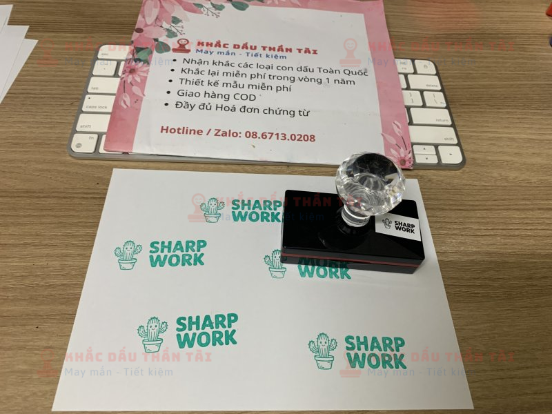 Khắc con dấu cho Giáo viên Trường quốc tế chữ Sharp_Work màu Xanh Lá Cây