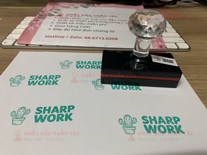 Khắc con dấu cho Giáo viên Trường quốc tế chữ Sharp_Work màu Xanh Lá Cây