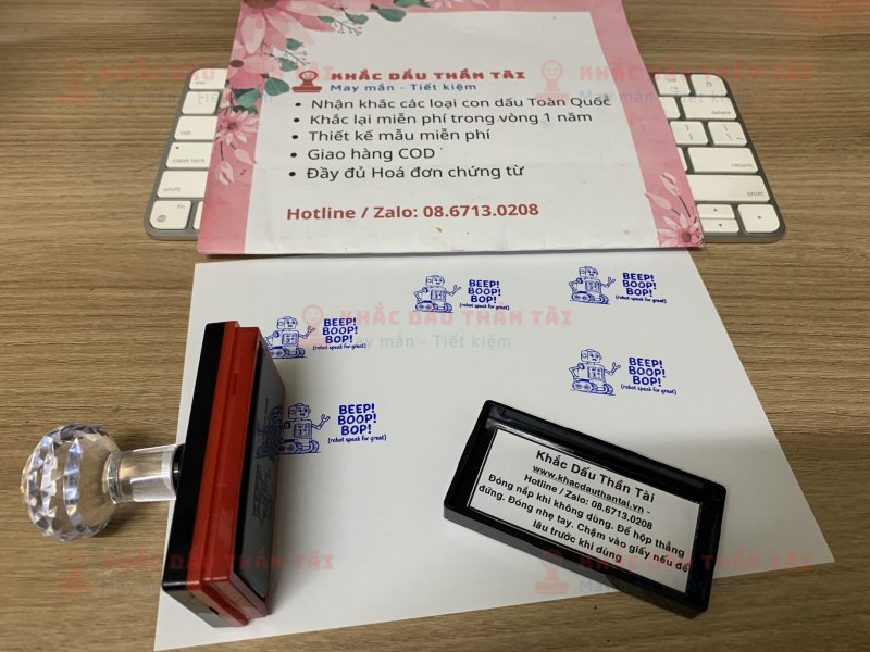 Khắc con dấu chữ Beep_Boop_Bop màu Xanh Dương cho Giáo viên Trường quốc tế