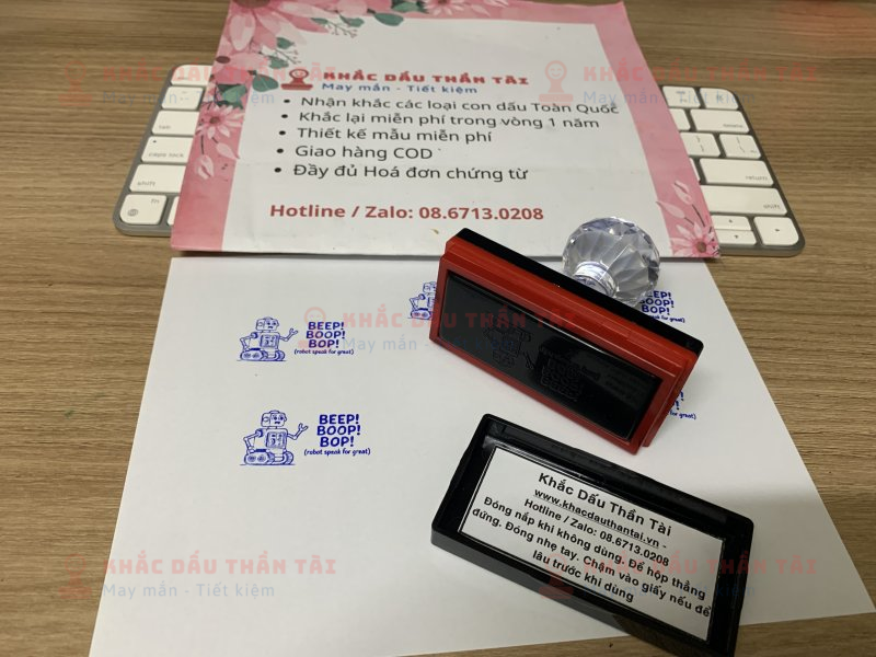 Khắc con dấu chữ Beep_Boop_Bop màu Xanh Dương cho Giáo viên Trường quốc tế