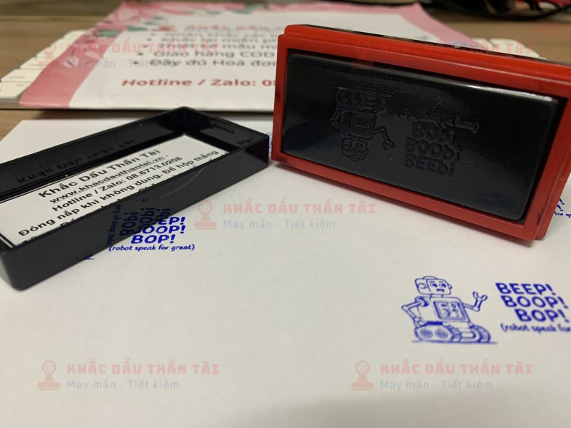 Khắc con dấu chữ Beep_Boop_Bop màu Xanh Dương cho Giáo viên Trường quốc tế