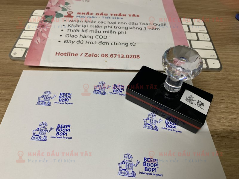 Khắc con dấu cho Giáo viên Trường quốc tế - Chữ Beep_Boop_Bop - Màu Xanh Dương
