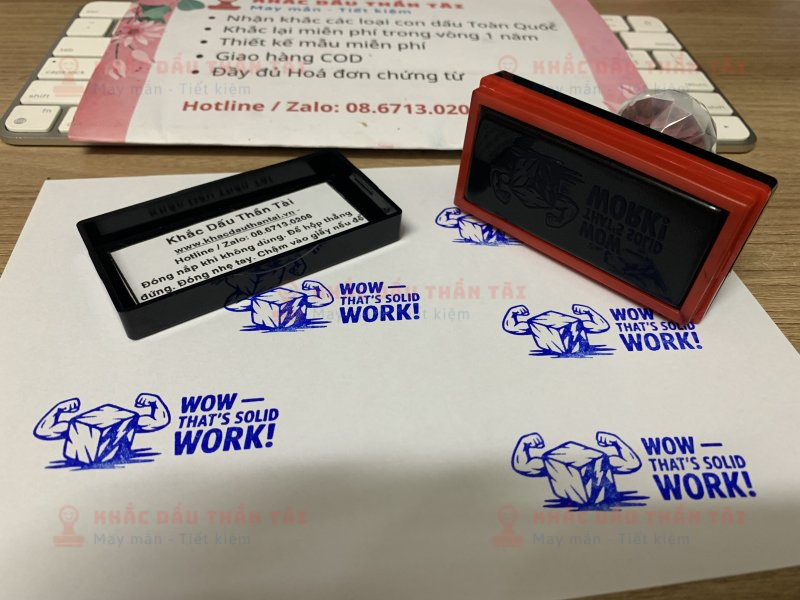 Khắc con dấu Giáo viên Trường quốc tế chữ Wow_That_Is_Solid_Work màu xanh dương
