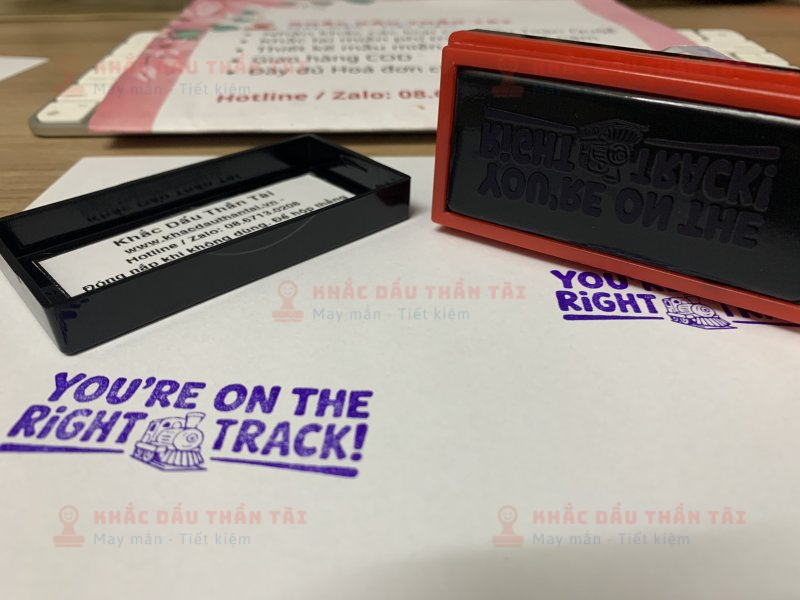 Khắc con dấu Giáo viên Trường quốc tế màu tím - You Are On The Right Track
