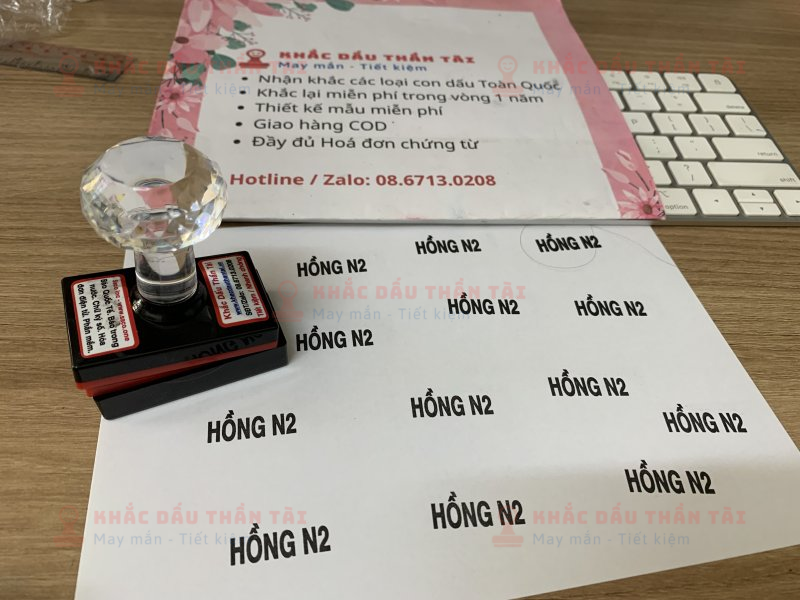 Khắc con dấu Flash - Theo yêu cầu chữ Hồng N2 - Mực dầu không trôi - để đóng lên Gốm sứ