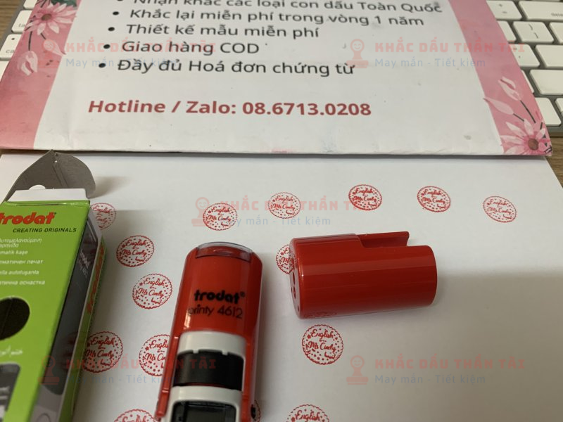 Khắc con dấu Giáo viên Tiếng Anh English with MsCindy