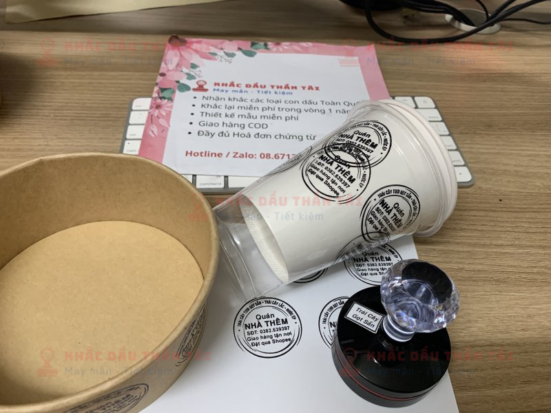 Khắc con dấu in ly nhựa mực đen cho Quán Nhà Thêm - Trái Cây Tươi Gọt Sẵn