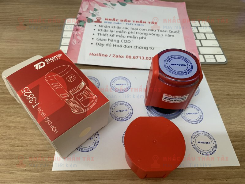 Khắc con dấu QC nội dung Approved theo yêu cầu mực xanh