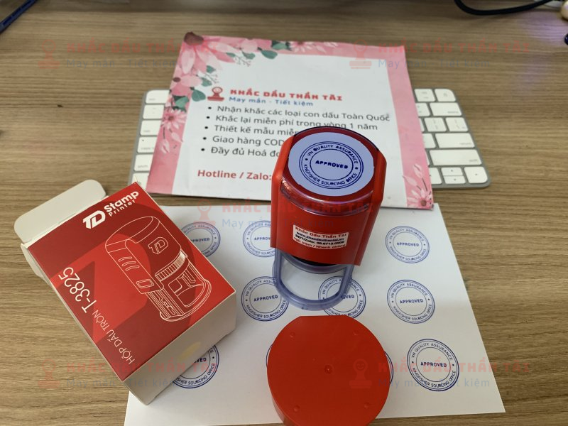 Khắc con dấu QC nội dung Approved theo yêu cầu mực xanh