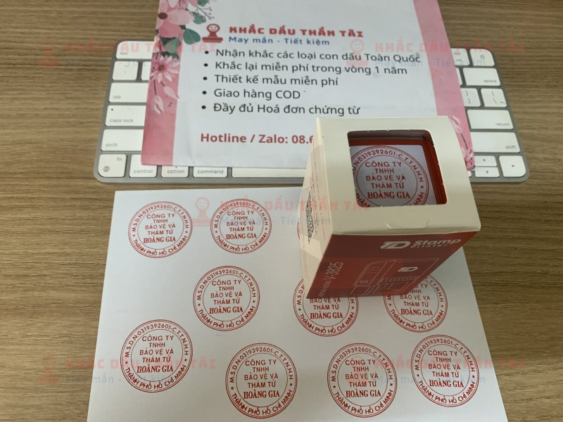Khắc con dấu tròn Công Ty Trách Nhiệm Hữu Hạn Bảo Vệ và Thám Tử Hoàng Gia