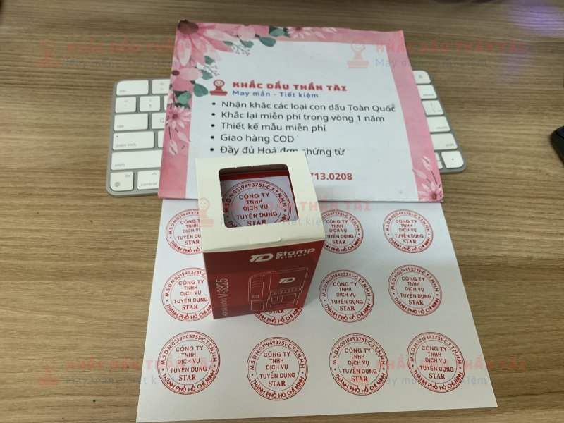 Khắc con dấu tròn Công Ty Trách Nhiệm Hữu Hạn Dịch Vụ Tuyển Dụng Star