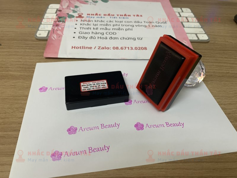 Khắc dấu Flash Logo Bông Hồng và Chữ Areum Beauty đóng Thẻ Khách hàng Màu hồng