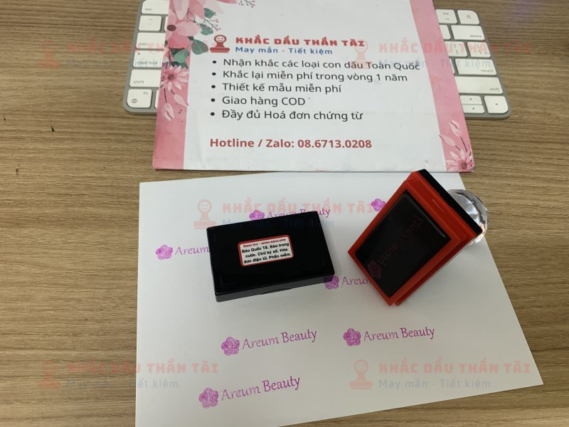 Khắc dấu Flash Logo Bông Hồng và Chữ Areum Beauty đóng Thẻ Khách hàng Màu hồng