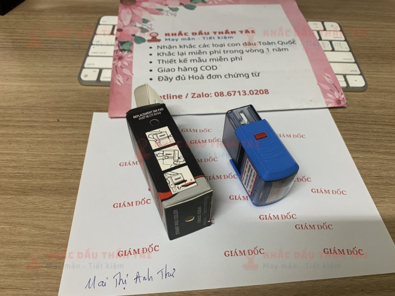 Khắc con dấu chức danh Giám đốc Mai Thị Anh Thư mực đỏ