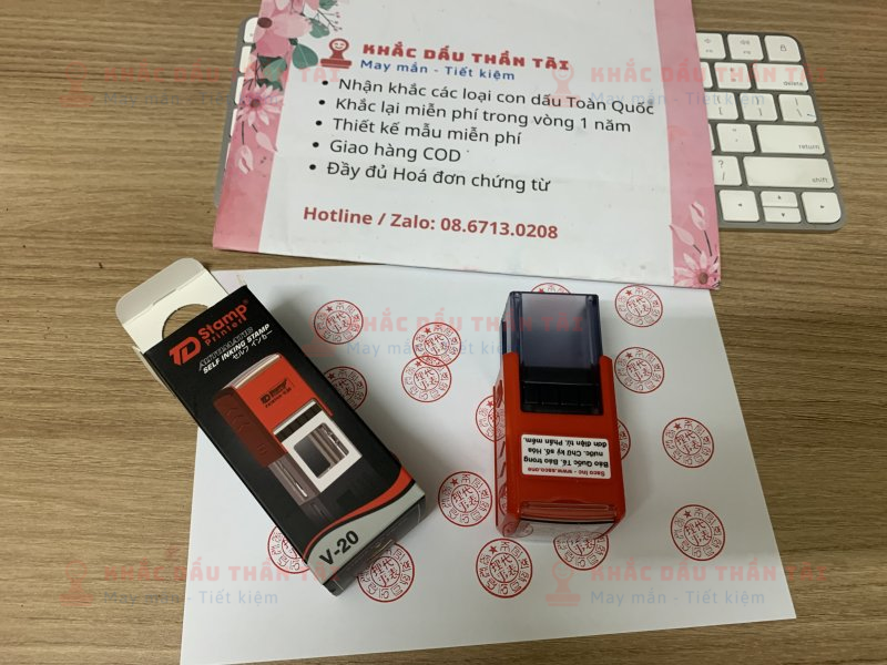 Khắc con dấu tròn 2cm chữ tiếng Trung theo yêu cầu, mực đỏ